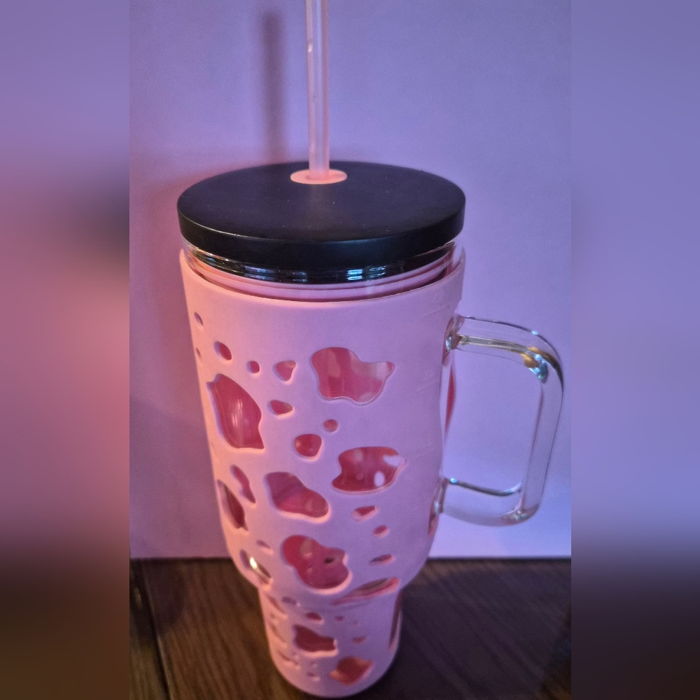 Pink Cutout SiliconeTumbler with Handle & Straw